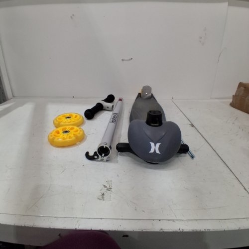 HURLEY 3-WHEEL BEGINNER SCOOTER- YELLOW / GREY image 2