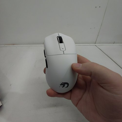 MAMBASNAKE M3 BLUETOOTH WIRELESS LIGHTWEIGHT GAMING MOUSE WITH - 39G,PIXART PRO SENSOR 40K DPI/TRI MODE/-2.4G/100M CLICKS MICRO SWITCH - WHITE - (MODEL: PAW3395) image 2