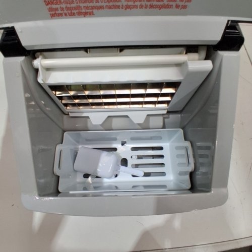 FRIGIDAIRE EXTRA LARGE CAPACITY CLEAR ICE MAKER LCD CONTROL 40LBS OF ICE IN 24HRS - 2.3QT WATER RESIVOIR - RED - (MODEL: EFIC452-SSRED image 4