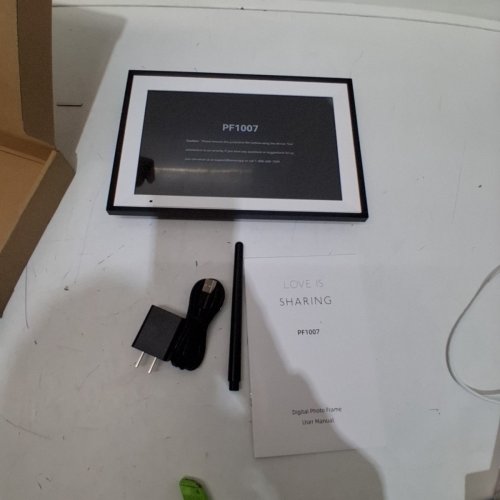 WI-FI TOUCHSCREEN DIGITAL PHOTO FRAME - 10.1" - BLACK AND WHITE (MODEL: PF1007) image 4