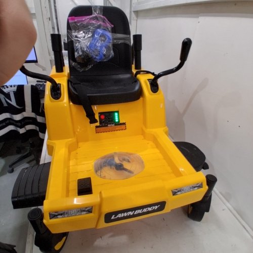 BLITZSHARK KID'S ZERO TURN TOY LAWN MOWER RIDE WITH REMOTE CONTROL - 12V, 3MPH, 77LBS MAX - YELLOW - (MODEL: P30-12V) image 11