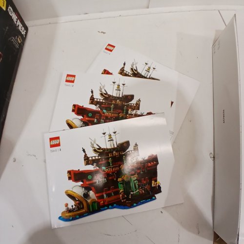 3402PC LEGO ONE PIECE 'THE BARATIE' FLOATING RESTERAUNT BUILDING BLOCK SET - (MODEL: 75640) image 3