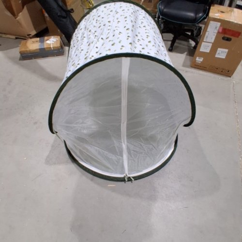 BABY MOOV COLLAPSIBLE FOLDABLE ANTI-UV TENT WITH VELCRO DOOR AND CARRY BAG - 36" X 34" X 39" - UPF 50+ - GREEN & WHITE image 2