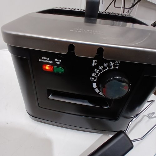 MAINSTAYS DEEP FRYER - 4 L; 1800W - BLACK / SILVER (MODEL: MS-202398CN) image 2
