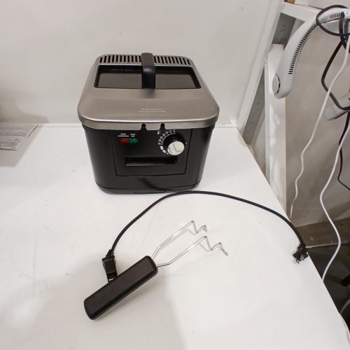 MAINSTAYS DEEP FRYER - 4 L; 1800W - BLACK / SILVER (MODEL: MS-202398CN) image 5