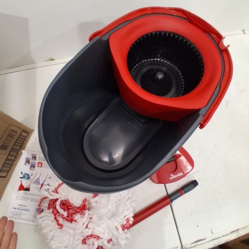 VILEDA EASY WRING POWER SPIN MOP AND BUCKED WITH 2 WASHABLE MOP HEADS- GREY/RED/WHITE image 3