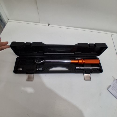 VEVOR TORQUE WRENCH, 3/8-INCH DRIVE CLICK TORQUE WRENCH 10-80FT.LB/14-110N.M, DUAL-DIRECTION ADJUSTABLE TORQUE WRENCH SET - (MODEL: 17080FTLB) image 3