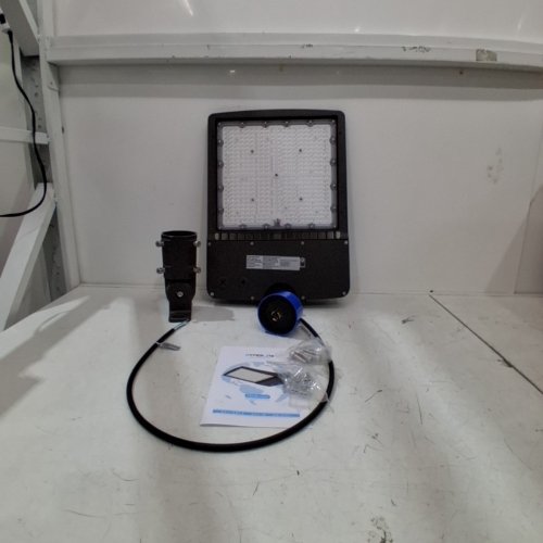 HYPERLITE PARKING LOT LED LIGHT WITH PHOTOCELL - 300W - 45000LM - 5000K - BRONZE (MODEL: E539088) image 2