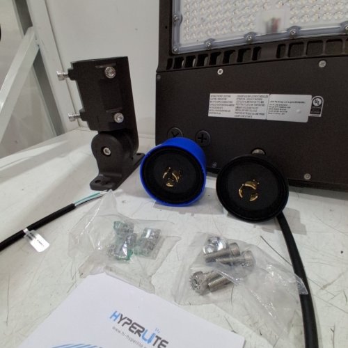 HYPERLITE PARKING LOT LED LIGHT WITH PHOTOCELL - 300W - 45000LM - 5000K - BRONZE (MODEL: E539088) image 3