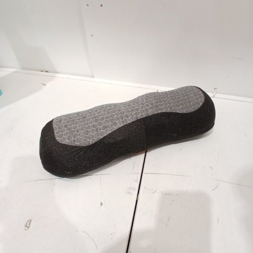 YUNARI CORDLESS 3-IN-1 LUMBAR SUPPORT PILLOW - TRIPLE FUSION BACK MASSAGER WITH HEAT, VIBRATION, AND DUAL AIRBAG STRETCHING - GREY (MODEL: BS306) image 3