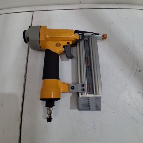 BOSTITCH 18 GAUGE PNEUMATIC 2" BRAD NAILER (MODEL: BTFP1850K) image 3