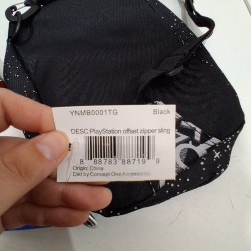 CONCEPT ONE PLAYSTATION OFFSET ZIPPER SLING BAG - BLACK/BLUE/GREY (ITEM: YNMB0001TG) image 4