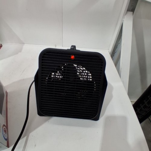 KONWIN DUAL FUNCTION HEATER AND FAN WITH TWO HEAT AND FAN SETTINGS - ADJUSTABLE ANGLE - LARGE BASE - 9.5" TALL - BLACK - (MODEL: SFH-181T). image 3