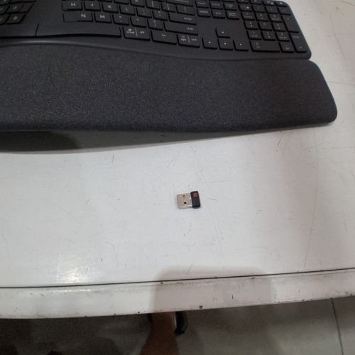 LOGITECH ERGO K860 BLUETOOTH WIRELESS ERGONOMIC KEYBOARD WITH BUILT-IN WRIST REST AND UNIFYING RECEIVER (MODEL:‎ YR0072) image 4