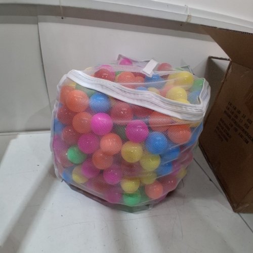 400PK AMAZON BASICS BPA FREE PLASTIC BALL PIT BALLS - 2.3" BALLS - 6 BRIGHT COLORS (MODEL: 76188) image 2