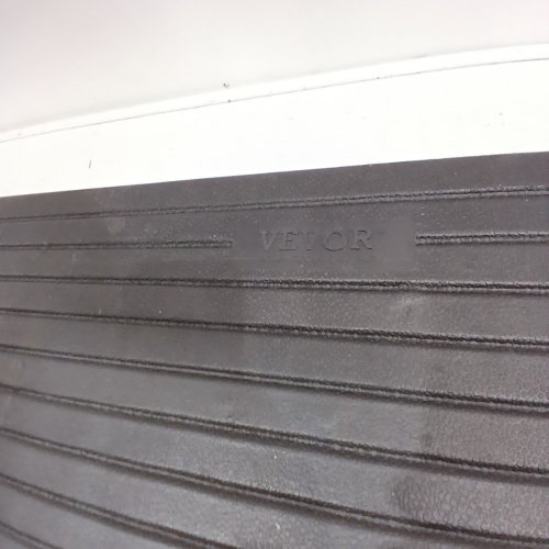 VEVOR RUBBER CURB RAMP - 17" X 40" X 2" - BLACK (MODEL: KR-11) image 3