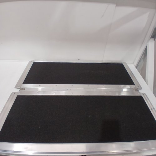 VEVOR PORTABLE FOLDING WHEELCHAIR RAMP - 3FT / 800LBS CAPACITY - SILVER (MODEL: HXZDPD36) image 2
