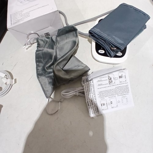 REDIVN ARM TYPE ELECTRONIC BLOOD PRESSURE MONITOR - WHITE/BLACK (MODEL: BSX568) image 4