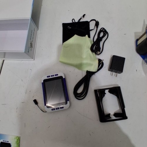PORTABLEDIGITAL READING MAGNIFIER READING AID - 2-32X -3.5" - WHITE AND PURPLE image 3