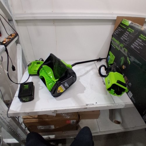 GREENWORKS PRO BRUSHLESS CORDLESS MOTOR SNOW SHOVEL- 80V MAX POWER - 12" - GREEN (MODEL: GLSS80000/2600602) image 3