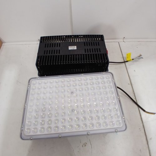 2PK HARD-WIRED LED FLOOD LIGHT - 400W, AC 100-120 V 50/60HZ - 13" X 9" image 4