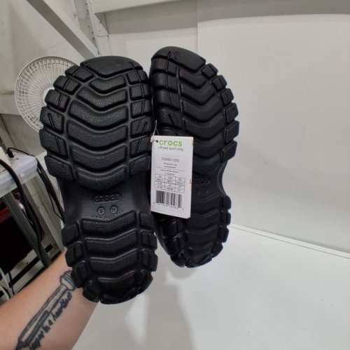 UNISEX CROCS OFF ROAD SPORT CLOG - MENS: 9 WOMENS: 11 - BLACK image 4