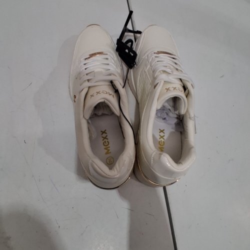 WOMEN'S MEXX CASUAL SNEAKER SHOES - SIZE 9 - WHITE/GOLD image 2
