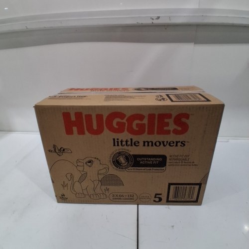 132PK HUGGIES THE LION KING LITTLE MOVERS DIAPERS - SIZE 5 image 3