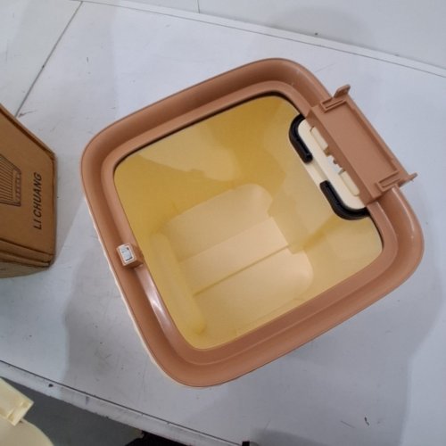 SMALL PLASTIC PEDAL WASTEBASKET TRASH CAN - 11.3" - BEIGE/BROWN image 4