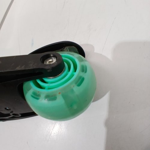 GOTRAX KS1 3 WHEEL KIDS KICK SCOOTER WITH LED LIGHT UP WHEELS / ADJUSTABLE HANDLEBAR & RUBBER HANDLE - 30" - 34" - GREEN (MODEL: KS1) image 5