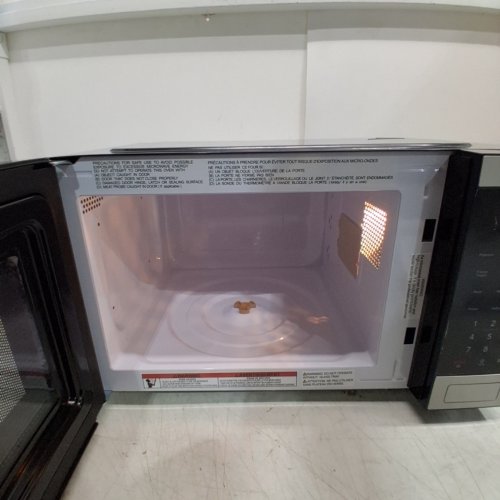 FRIGIDAIRE MICROWAVE OVEN - 0. 9CU.FT - 900W - STAINLESS STEEL (MODEL: EMW959-C) image 3