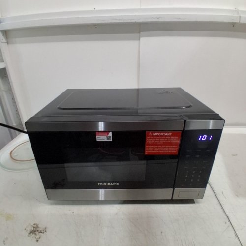 FRIGIDAIRE MICROWAVE OVEN - 0. 9CU.FT - 900W - STAINLESS STEEL (MODEL: EMW959-C) image 4