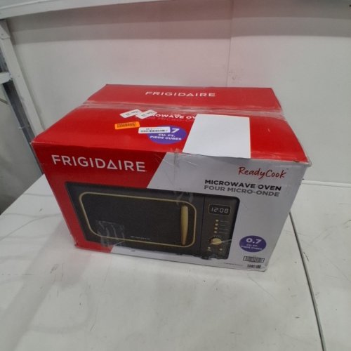 FRIGIDAIRE RETRO MICROWAVE OVEN - 0.7CU.FT - 700W - RETRO BLACK/GOLD (MODEL: EMW788-BLACKGLD) image 5