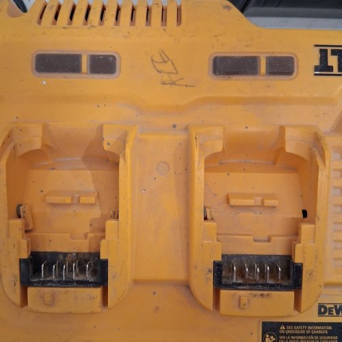 DEWALT 4-PORT RAPID CHARGE MAX CHARGER - 12V/20V - YELLOW (MODEL: DCB104) image 3