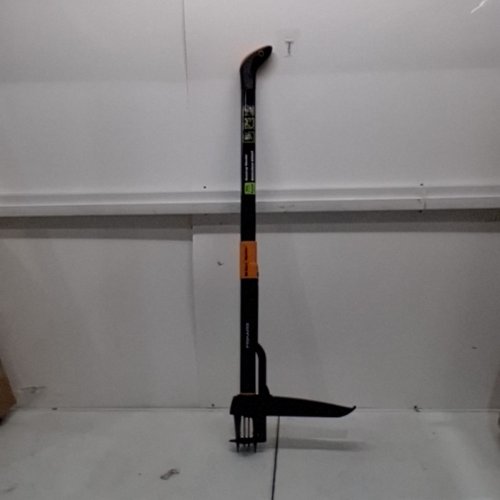 FISKARS DELUXE STAND-UP WEEDER image 2