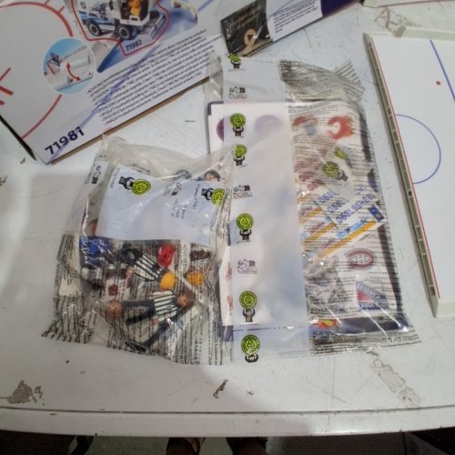 91PC PLAYMOBIL NHL HOCKEY ARENA PLAYSET (MODEL: 71981) image 3