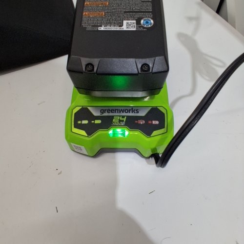 GREENWORKS BATTERY POWERED ELECTRIC BRUSHLESS MOTOR PUSH LAWN MOWER WITH CHARGER - 24V - 13" - GREEN (MODEL: LMG401) image 3