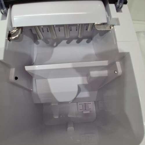 EUHOMY COUNTERTOP ICE MAKER WITH ICE SCOOP AND BASKET - MAKES 26.5LB / DAY - BLACK (MODEL: IM021-B1) image 4