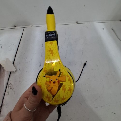 POKÉMON BLUETOOTH WIRELESS HEADPHONES - 37 HR - YELLOW / BLACK image 4