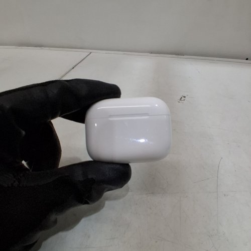 APPLE AIRPODS PRO WITH MAGSAFE CHARGING CASE (USB-C) (3ND GEN) - WHITE (MODEL: A3064) image 3