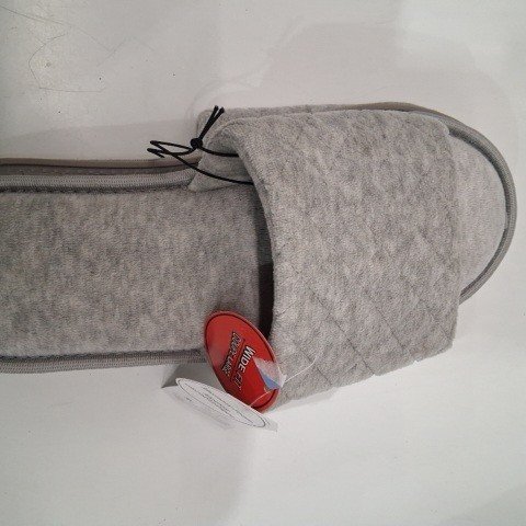 WOMEN'S TIME AND TRU MEMORY FOAM SLIPPERS - SIZE 10 - GRAY image 2