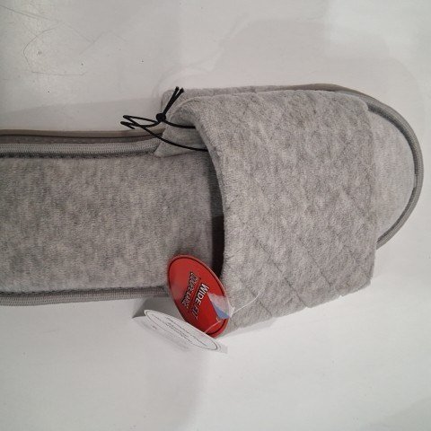 WOMEN'S TIME AND TRU MEMORY FOAM SLIPPERS - SIZE 10 - GRAY image 3