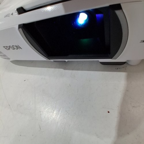 EPSON HOME CINEMA 3LCD 1080P HOME THEATRE PROJECTOR - WHITE (MODEL: H980A) image 4