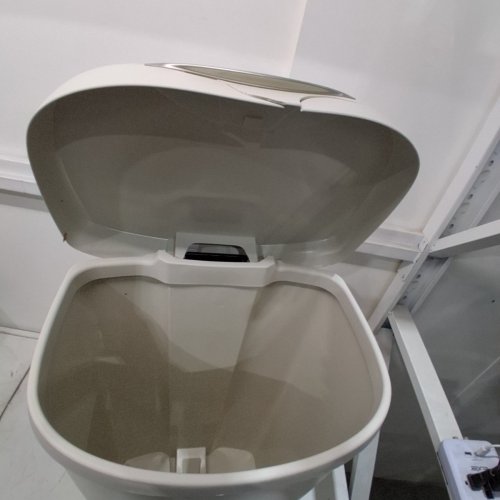 UMBRA BRIM STEP LID TRASH CAN - 13 GAL - SAND/TAN (MODEL: 084200-1313) image 3