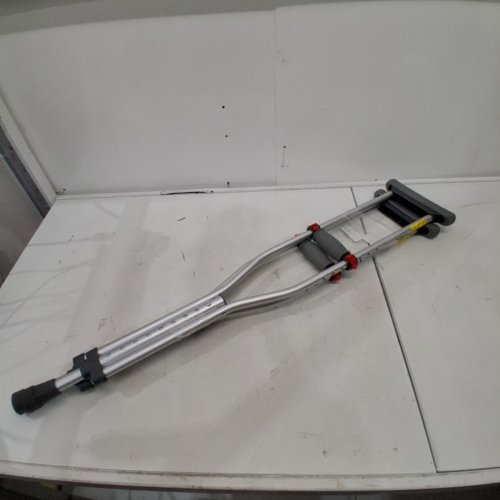 YOUTH'S MEDLINE GUARDIAN STANDARD ALUMINUM ADJUSTABLE CRUTCHES - 4'6" - 5'2" - ALUMINUM (MODEL: G92-214-8) image 2