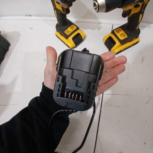 5PC DEWALT 20V MAX BRUSHLESS CORDLESS COMPACT DRILL/DRIVER AND IMPACT DRIVER WITH CARRYING CASE, 2 BATTERIES COMBO KIT (MODEL: DCK277C2) image 7