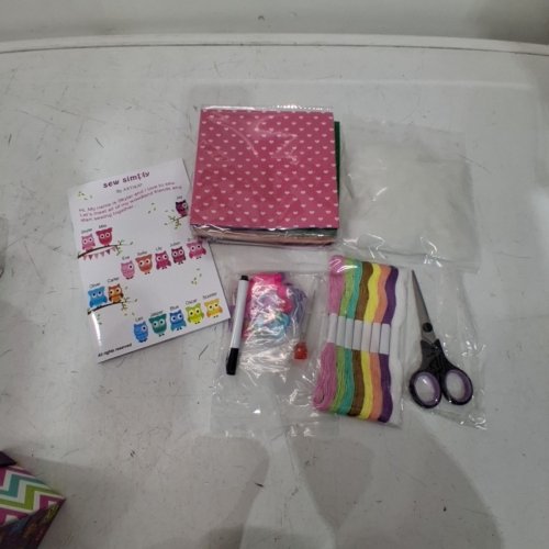 SEW SIMPLY BY ARTIKA CHILDREN'S BEGINNER SEWING KIT image 2