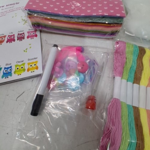 SEW SIMPLY BY ARTIKA CHILDREN'S BEGINNER SEWING KIT image 3