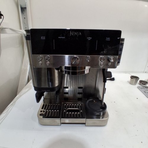 NINJA LUXE CAFÉ 3-IN-1 ESPRESSO MACHINE - DRIP COFFEE MAKER AND RAPID COLD BREW, INTEGRATED GRINDER, ASSISTED TAMPER, HANDS-FREE FROTHER - GREY (MODEL: ES601C) image 3