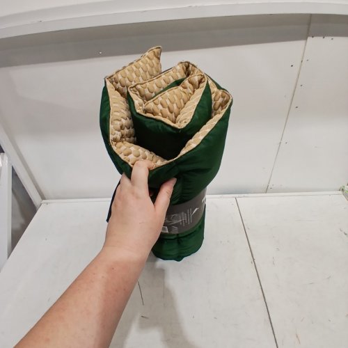 BRENT WOOF REVERSIBLE TRAVEL COOLING PET MAT - 26" X 43" - GREEN/KHAKI (MODEL: 1935076) image 3